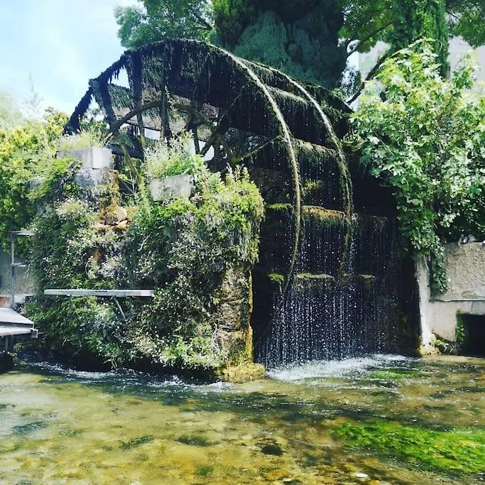 STUDIO Intra Muros au calme LʼIsle-sur-la-Sorgue