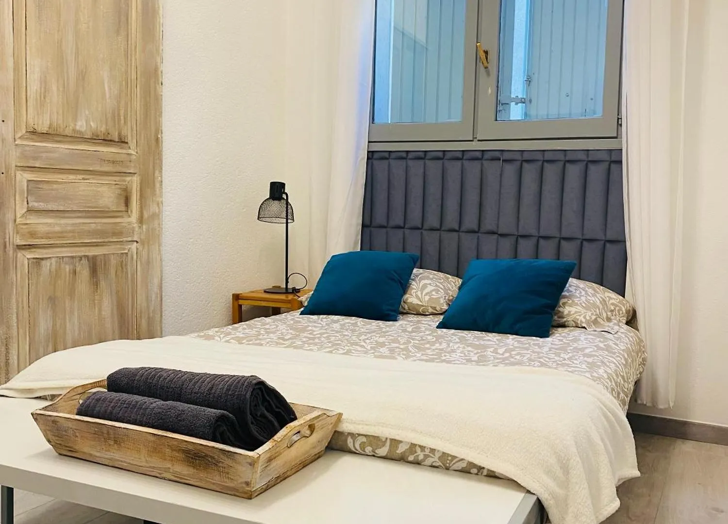 STUDIO Intra Muros au calme 0*, LʼIsle-sur-la-Sorgue